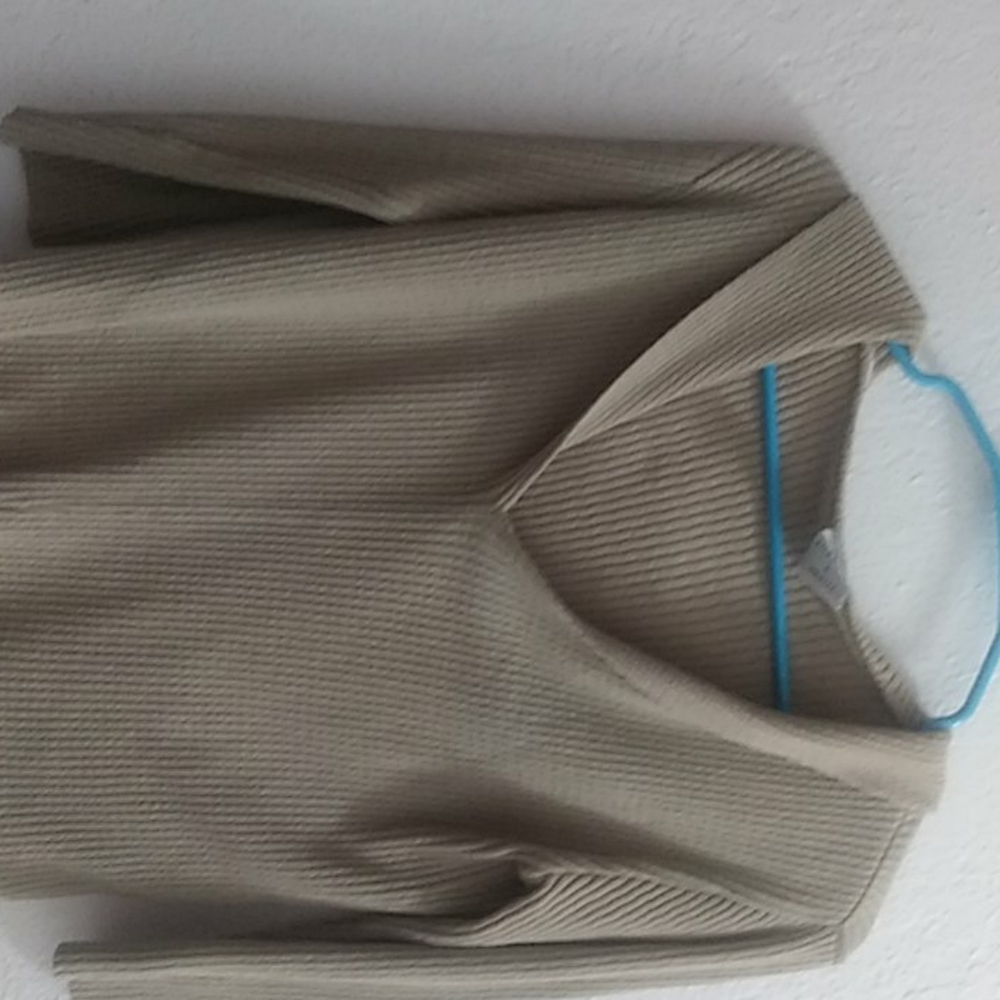 Hooded shirt